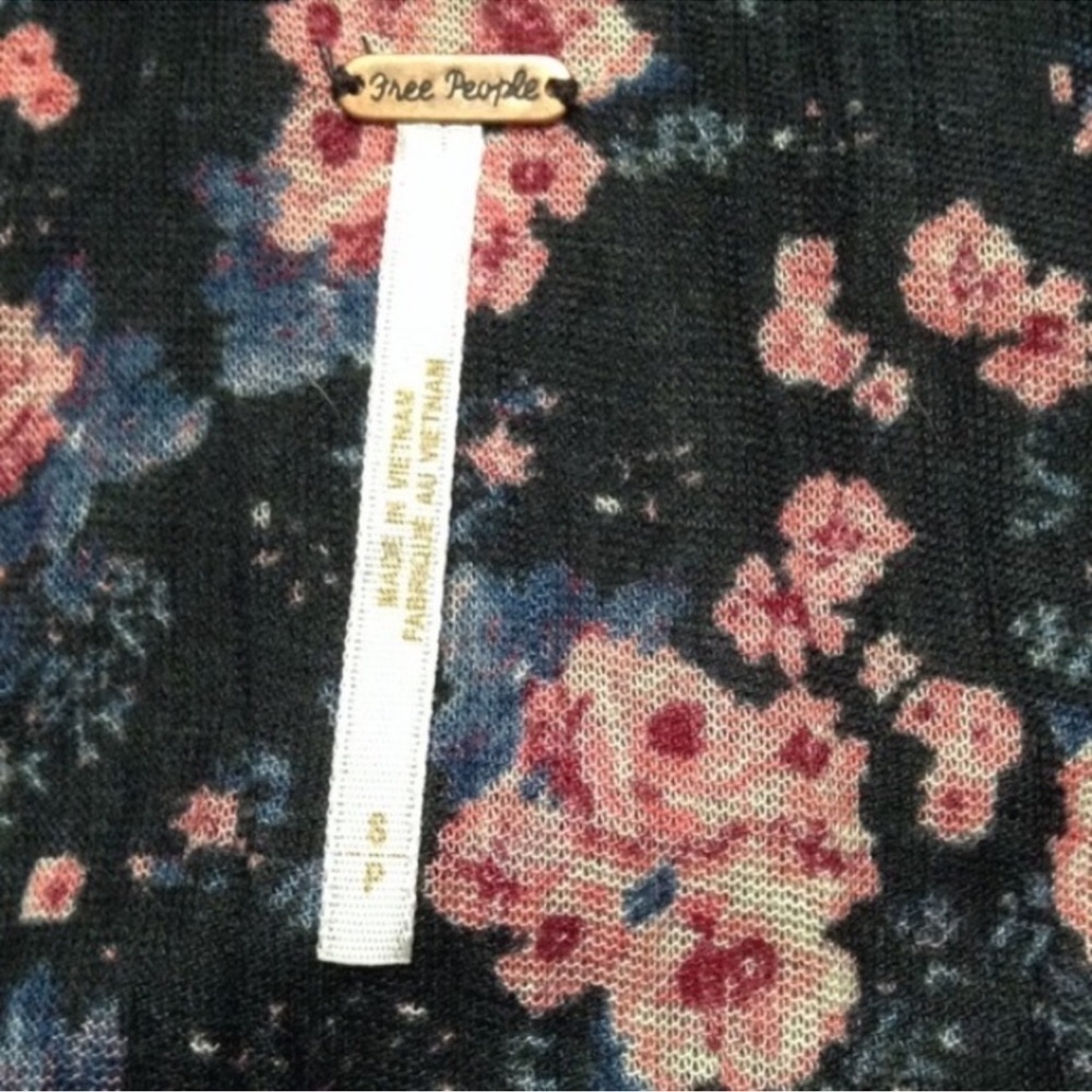 FREE PEOPLE Black w/ Pink Floral Print Long Tank Top Size S - Picture 6 of 6